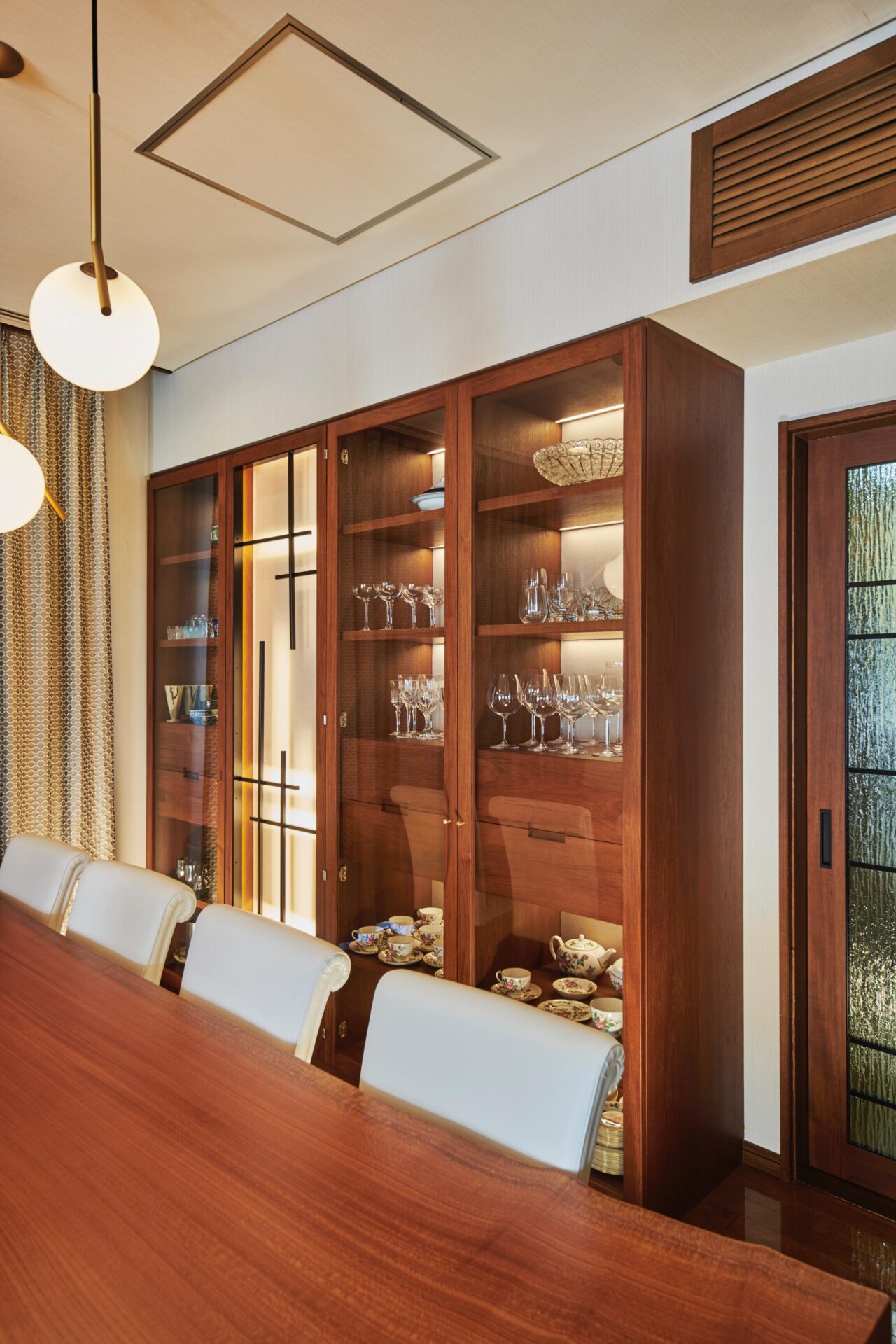 オーダー家具、東京、食器棚、チーク、リビング、ダイニング