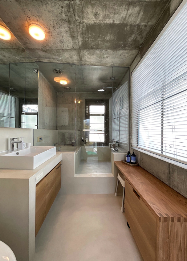 ガラス扉・ベンチ収納