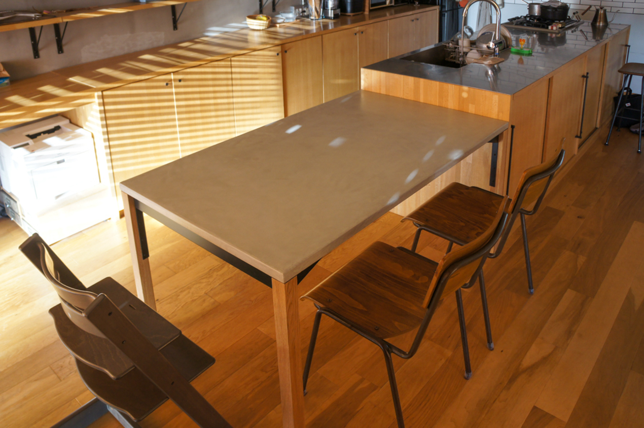 ダイニングテーブル