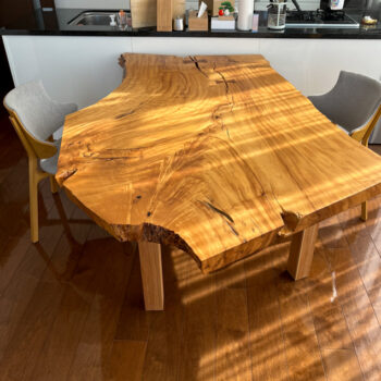 ダイニングテーブル