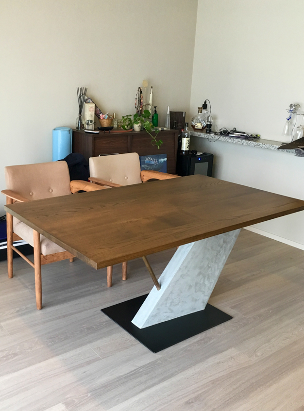 ダイニングテーブル