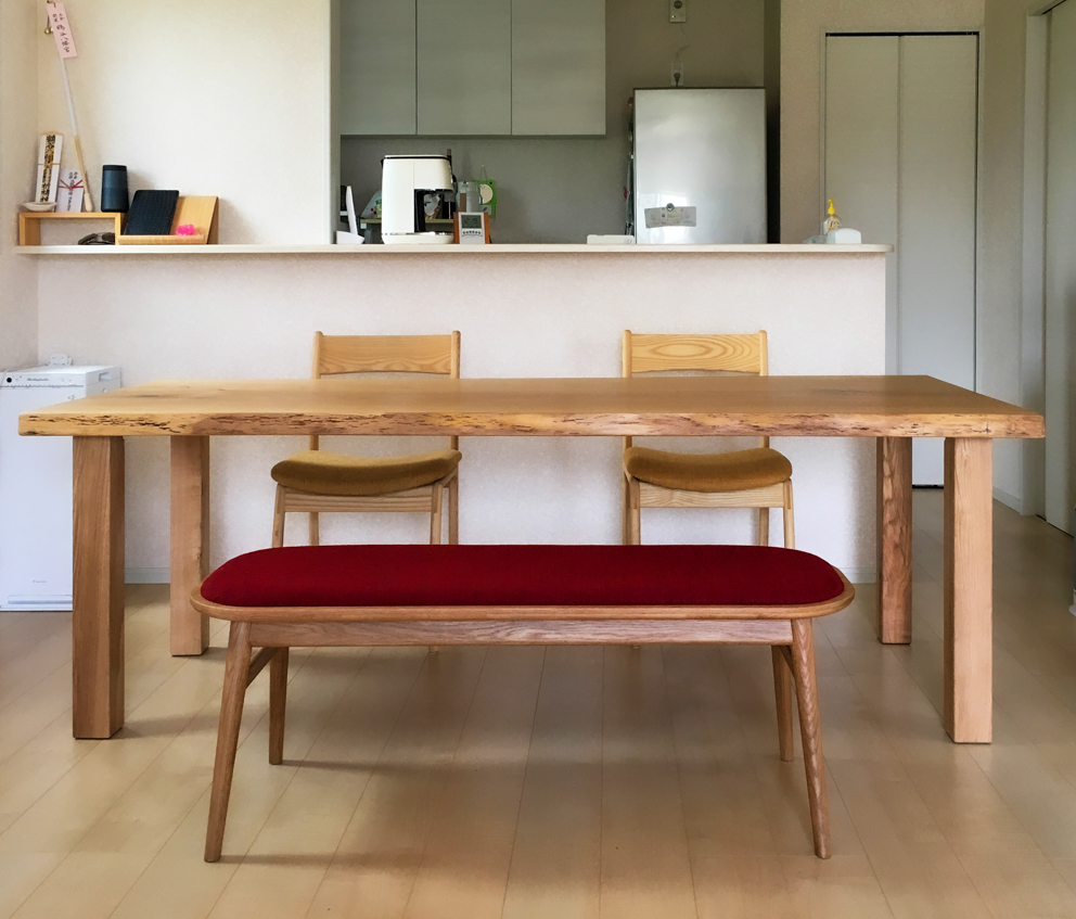 ダイニングテーブル